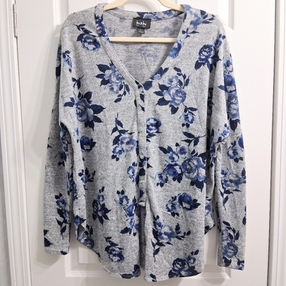 by & by Sweaters - By & By Sweater Blue Roses Gray Background Size Large